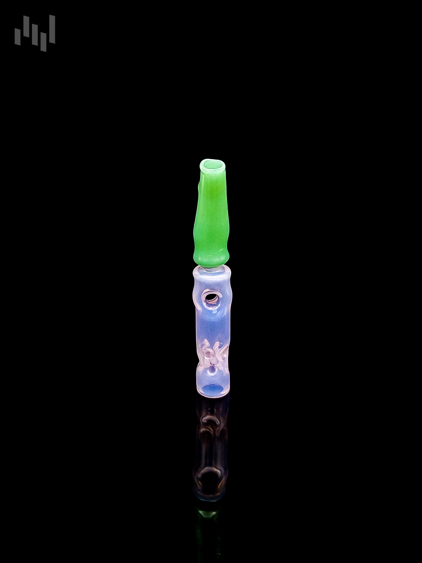 Image of a tinymight stem by Napglass, green tip with a pearlescent blue bottom